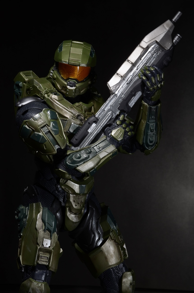 Illustration for article titled Deluxe 18" Master Chief Action Figure